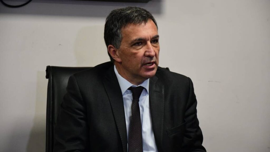 El Ogro tira de la cuerda floja en plena batalla electoral en Newell’s